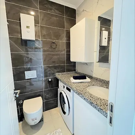Brand New 1+1, 70 M Sea, Luxury Complex, Large Pool, Tenis, Garage, Gym Διαμέρισμα Αλάνια